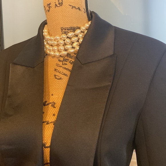 STEVE MADDEN BLACK SATIN EFFECT NECKTIE BLAZER. SZ SMALL NWT. ELEGANT. - Picture 3 of 6